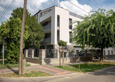 Property building, Neighbourhood, Street view