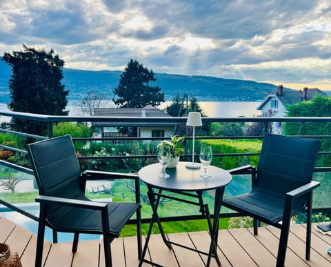 Balcony/Terrace, Lake view