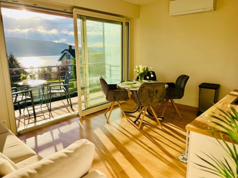 Natural landscape, Balcony/Terrace, Living room, Dining area