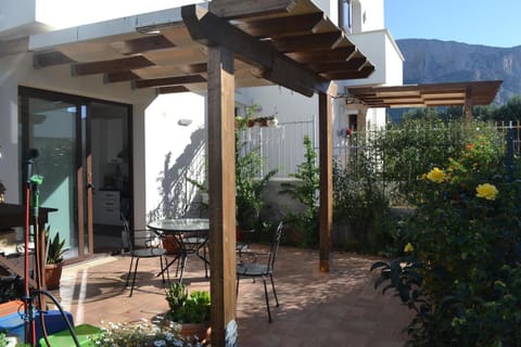 Patio, Garden