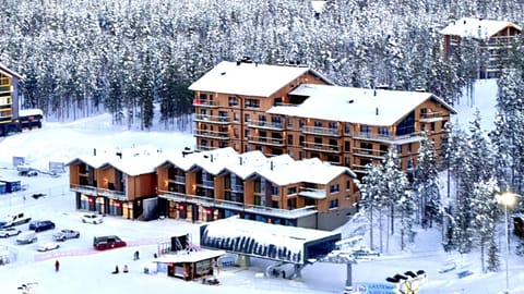 Property building, Day, Winter