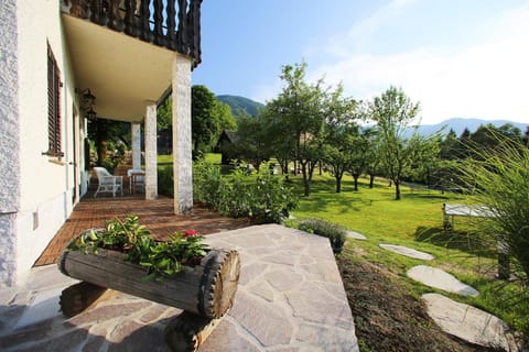 Property building, Patio, Day, Garden