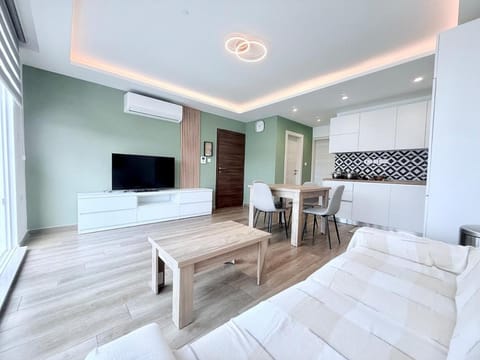 Communal lounge/ TV room, Living room, Seating area, Dining area