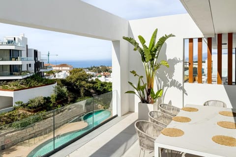 Day, Balcony/Terrace, Dining area, Pool view, Sea view