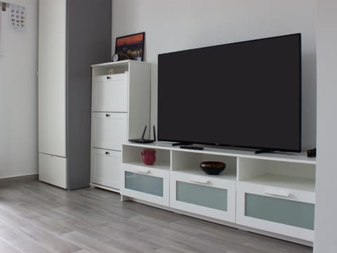 Communal lounge/ TV room, TV and multimedia, Evening entertainment
