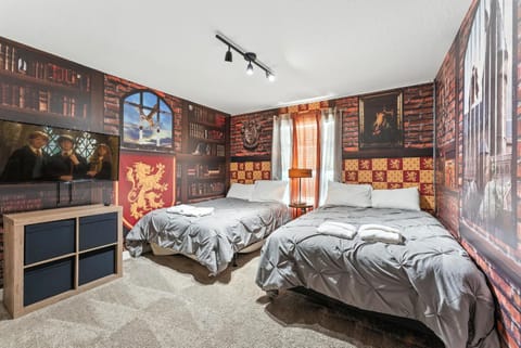 Relax Near Disney 4BR Home with Pool House in Kissimmee