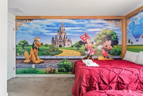 Relax Near Disney 4BR Home with Pool House in Kissimmee