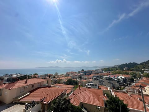 City view, Mountain view, Sea view