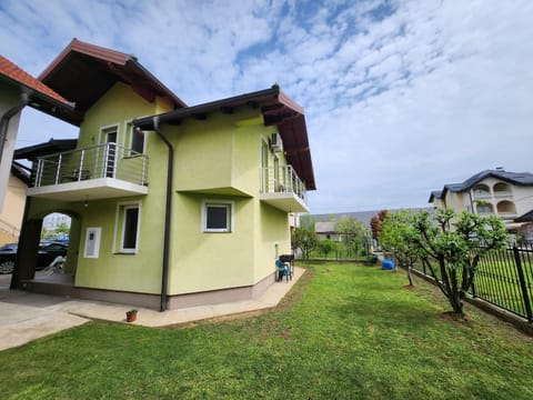 Garden, Balcony/Terrace