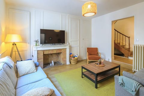 Communal lounge/ TV room, Living room