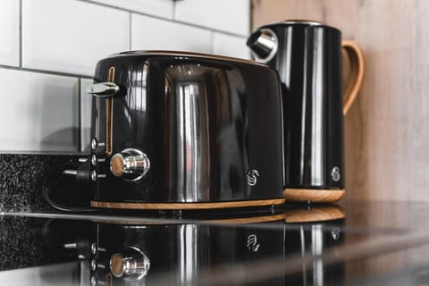 Sunny Sunset on White Soil! Apartment in Cape Town