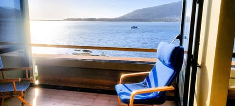 Natural landscape, Balcony/Terrace, Seating area, Lake view, Mountain view, River view, Sea view