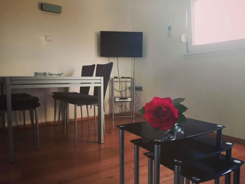 Summer, Living room