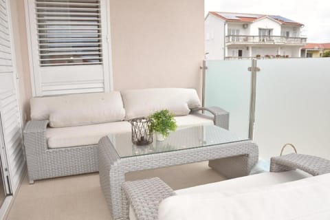Balcony/Terrace, children, Family