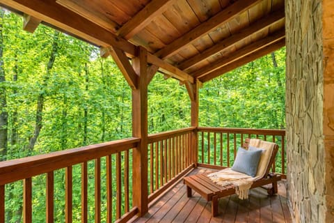 Hunter Hill Haven - Pet Friendly Hot Tub Game RM Secluded Cabin Between Gatlinburg & Pigeon Forge Cabin in Sevier County