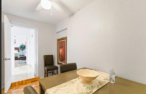 Cozy and comfortable guesthouse House in Miami Gardens