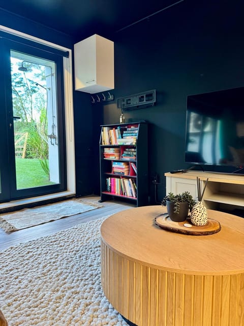 Sandy Toes & Netflix Nights, Relaxing Auckland Retreat Bed and Breakfast in Auckland