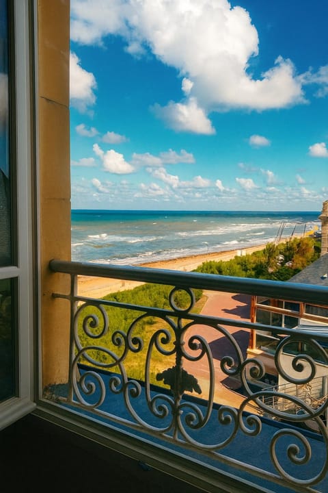 Nearby landmark, Natural landscape, View (from property/room), Beach, Sea view