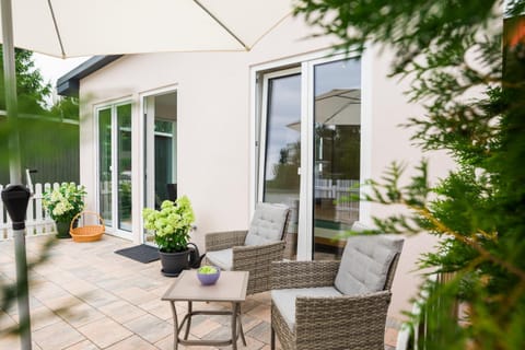 Property building, Garden, View (from property/room), Balcony/Terrace, Seating area, Garden view
