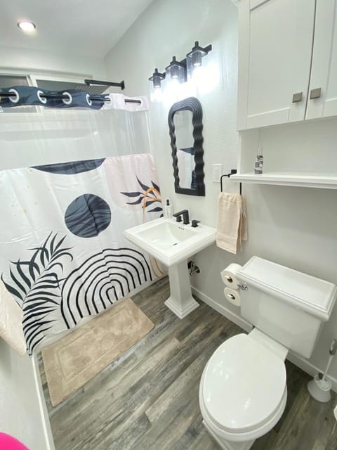 HubCityJewel House in Compton