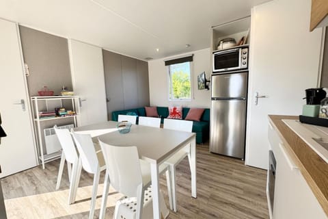 Charmant Bungalow Neuf Terrasse Jardin au calme House in Auvergne-Rhône-Alpes