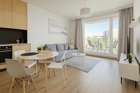 TV and multimedia, Balcony/Terrace, Kitchen or kitchenette, Living room, Seating area, Dining area