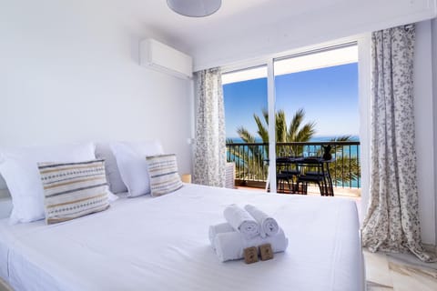 Bed, Natural landscape, Bedroom, Sea view, towels