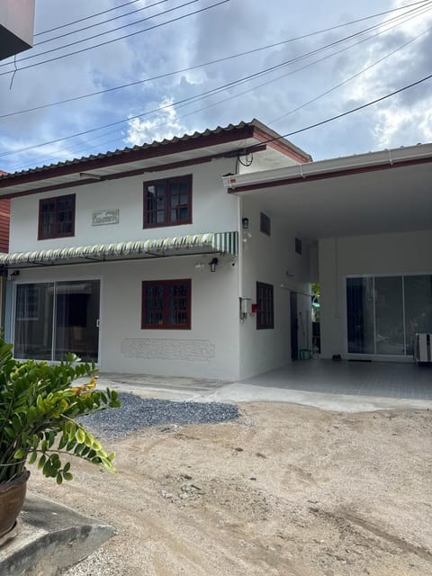 Property building, Day