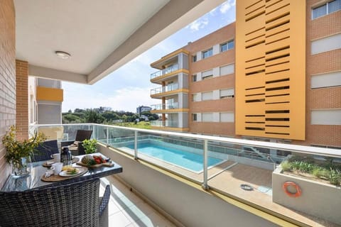Patio, Day, View (from property/room), Balcony/Terrace, Pool view, Swimming pool, sunbed