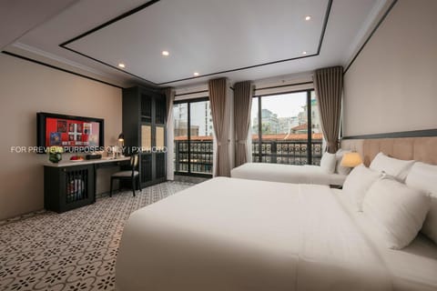 Bed, TV and multimedia, Photo of the whole room, Seating area, Bedroom