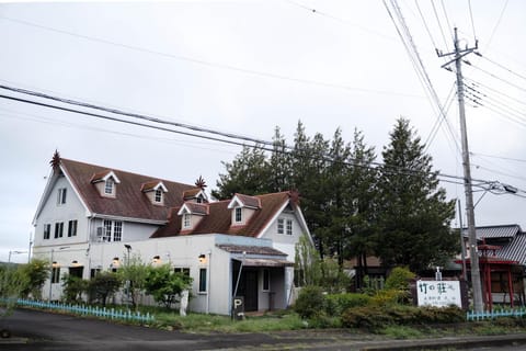 Property building, Neighbourhood