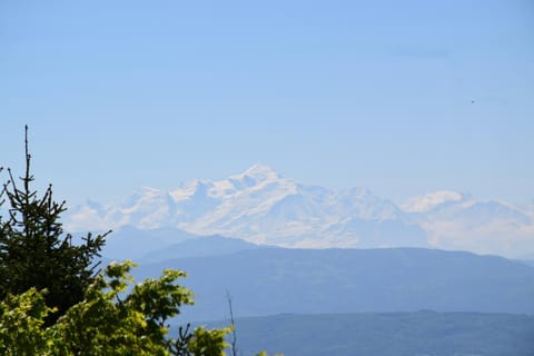Nearby landmark, Natural landscape, Mountain view