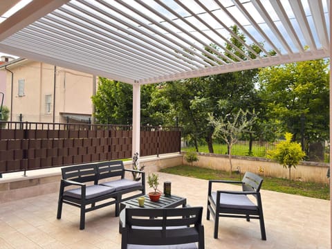 Patio, Spring
