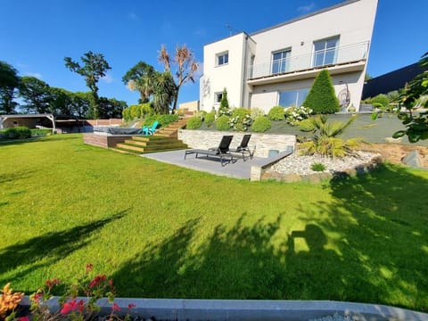 Villa with terrace and garden Villa in Brittany