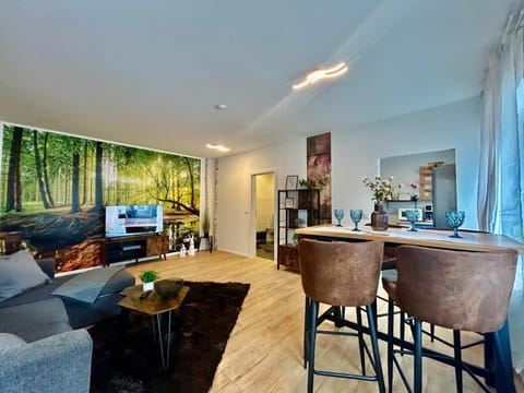TV and multimedia, Living room, Seating area, Dining area