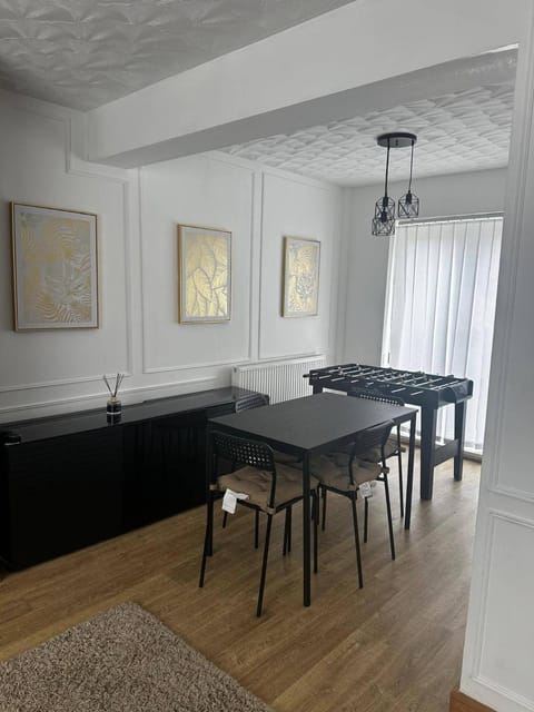 Hartlepool-3 bd House-Sleeps5-Free Parking&Netflix House in Hartlepool