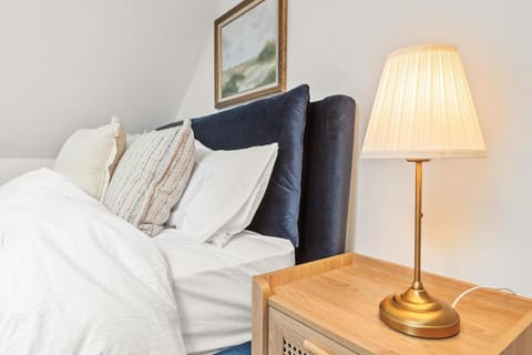 Luxury 2 Bed cottage in Killin House in Killin