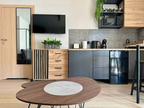 TV and multimedia, Coffee/tea facilities, Kitchen or kitchenette, stove