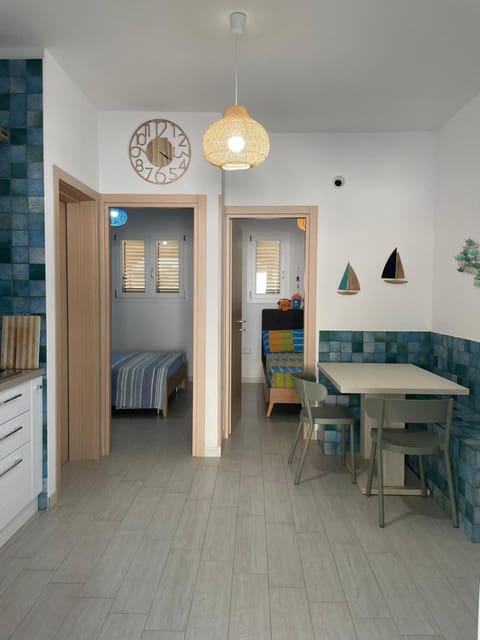 Kitchen or kitchenette, Photo of the whole room, Dining area