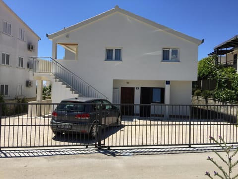 Property building, Parking