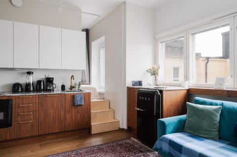 Coffee/tea facilities, Kitchen or kitchenette, Living room, Seating area, Dining area, dishwasher, oven, stove, toaster