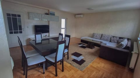 TV and multimedia, Living room, Dining area