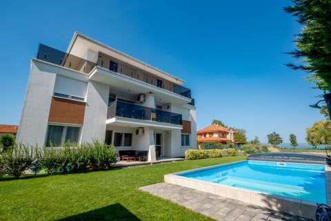 Property building, Garden, Garden view, Pool view, Swimming pool