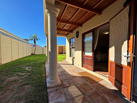 Property building, Day, Garden