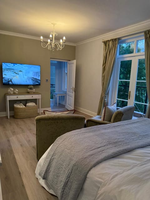 Franschoek Lermitage Villa 33 Three Bedroom Lake View Apartment in Franschhoek