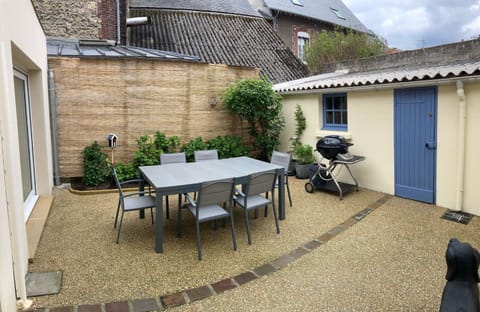 BBQ facilities, Garden, Balcony/Terrace