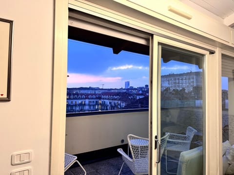 A casa di Manu - nuovissimo attico con terrazzo e box Apartment in Turin