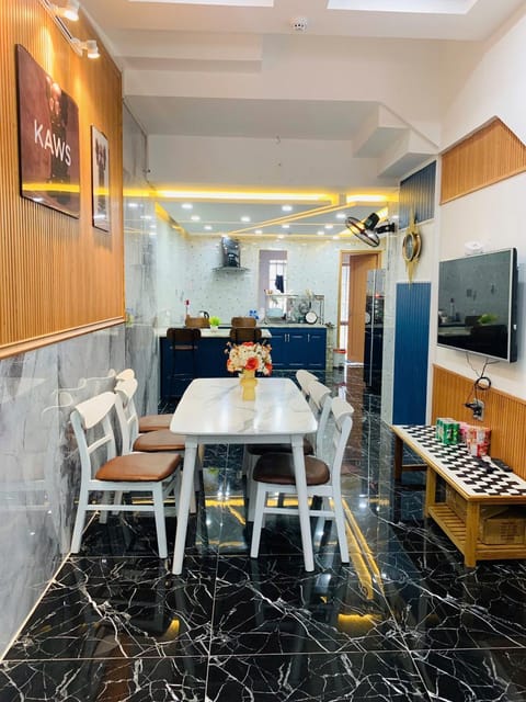 Communal lounge/ TV room, Kitchen or kitchenette, Dining area, Evening entertainment