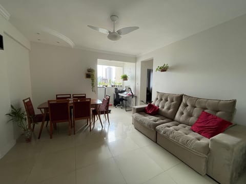 TV and multimedia, Living room, Seating area, Dining area, Meals, Dinner