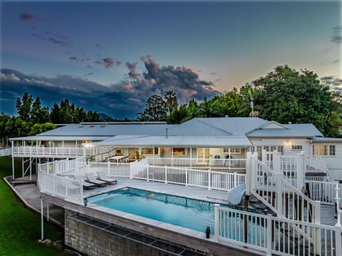 Pool view, Swimming pool, sunbed
